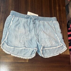 New Cloth & Stone Light Blue Frayed sporty pocket Shorts size small